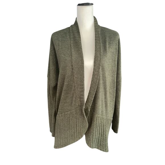 Sienna Sky Green Cardigan Sweater Medium - Picture 1 of 3